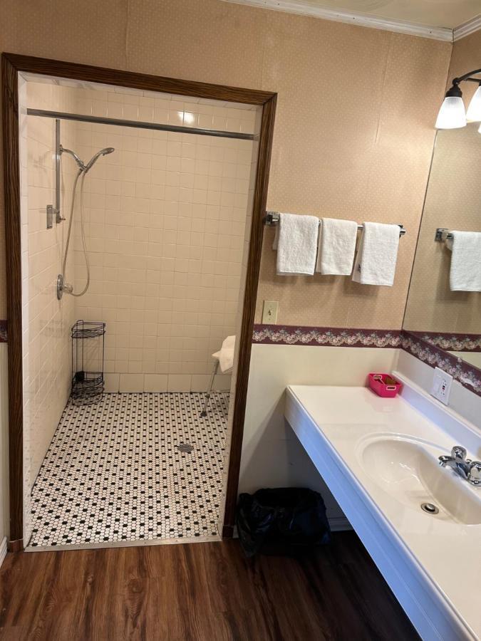 Valley Inn And Suites 弗伦奇利克 外观 照片