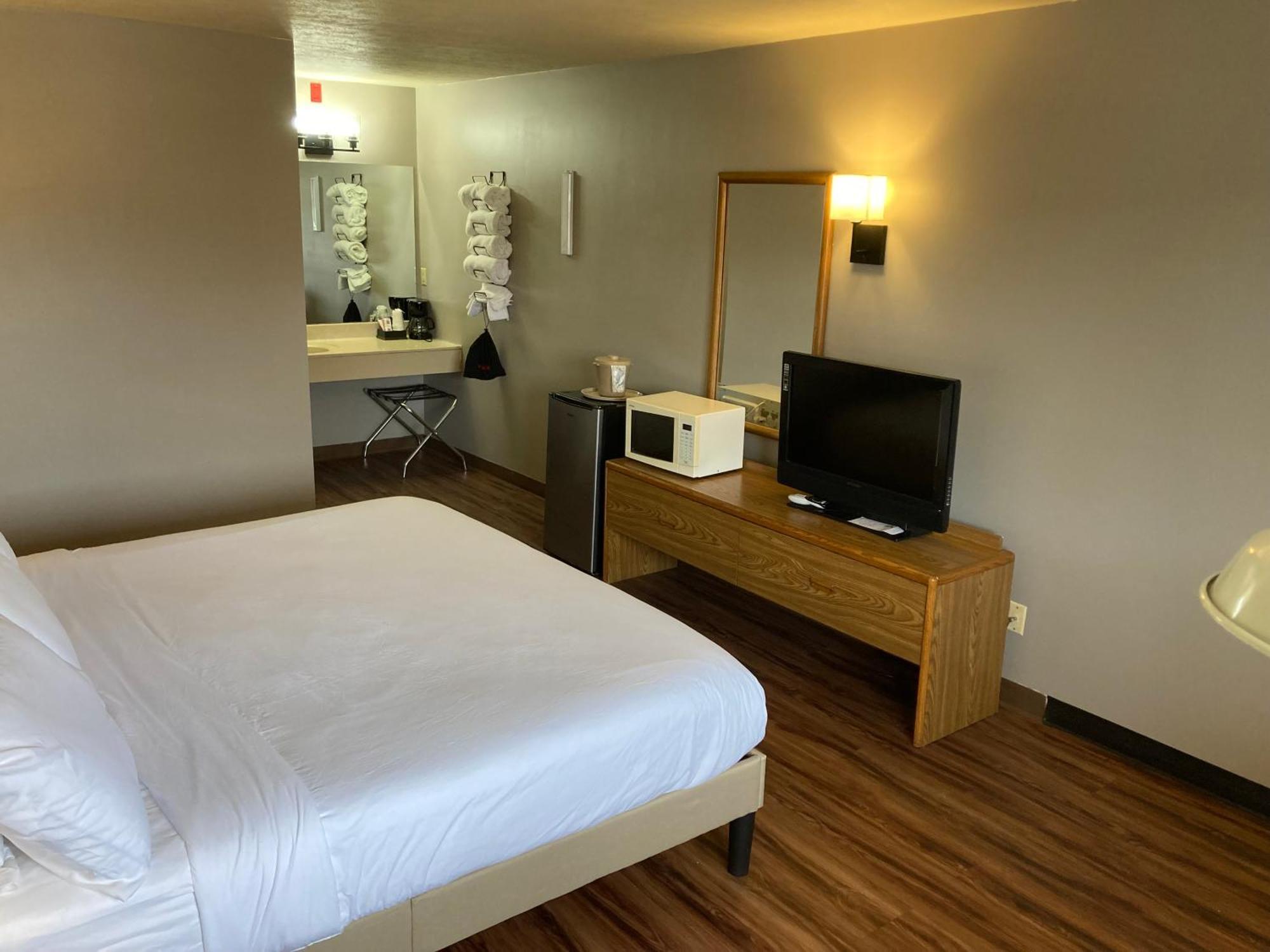 Valley Inn And Suites 弗伦奇利克 外观 照片