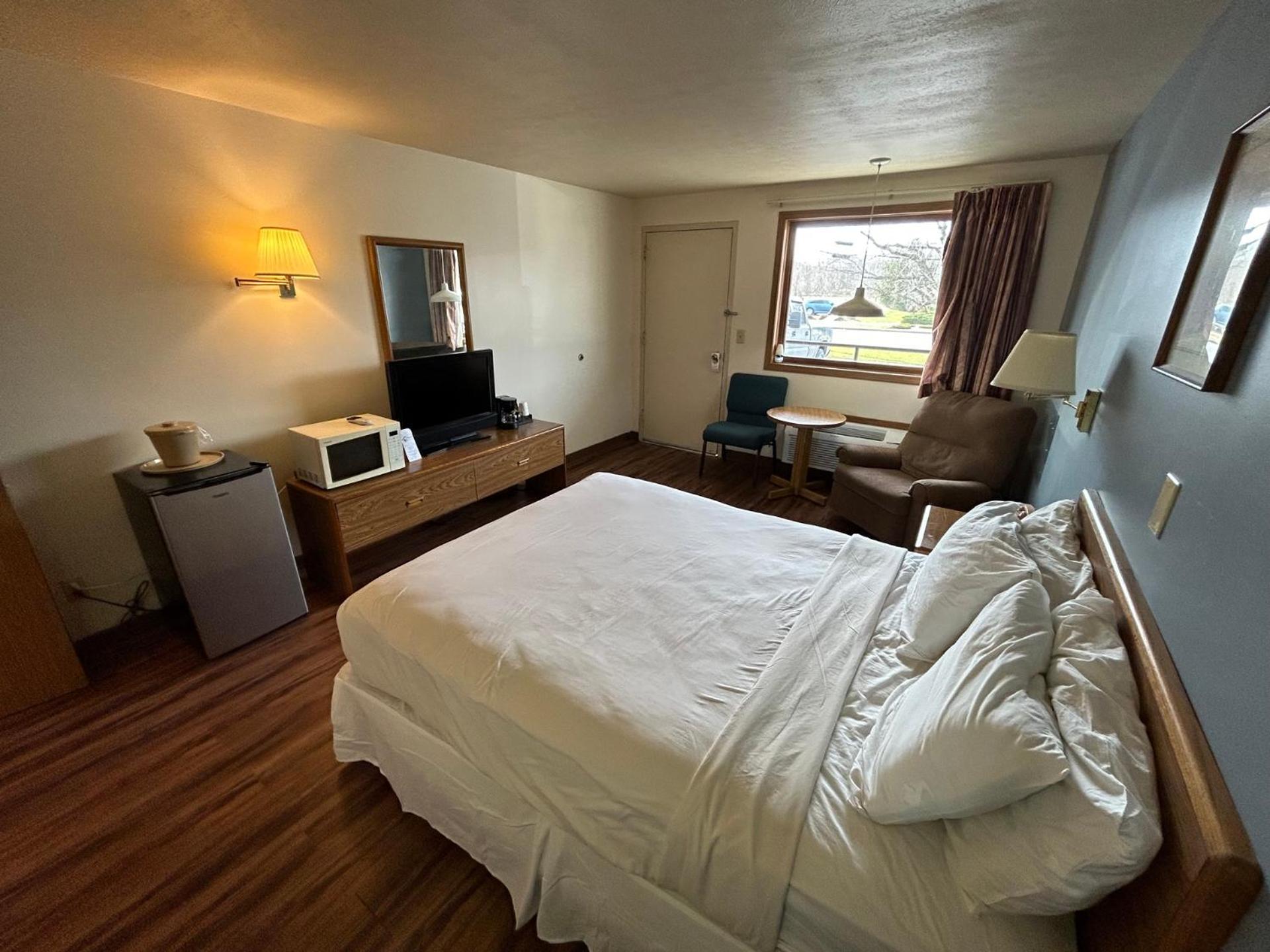 Valley Inn And Suites 弗伦奇利克 外观 照片
