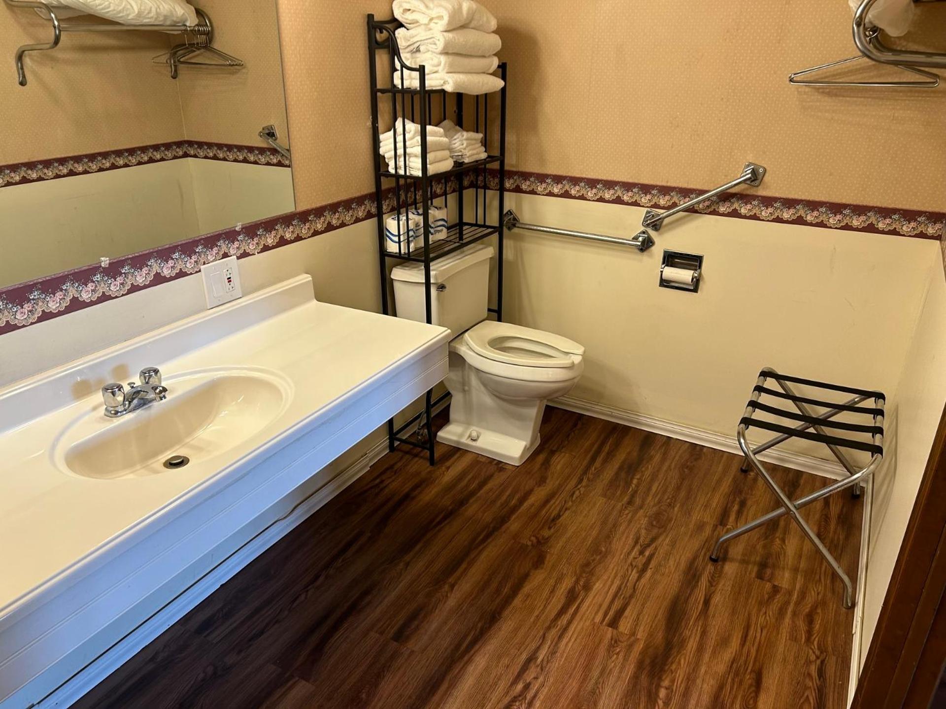 Valley Inn And Suites 弗伦奇利克 外观 照片